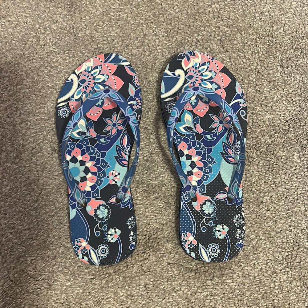 Vera Bradley Sandals